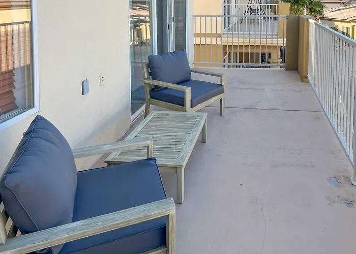 Holiday home Desert W/ Pool ~ 3 Miles To Colorado River!