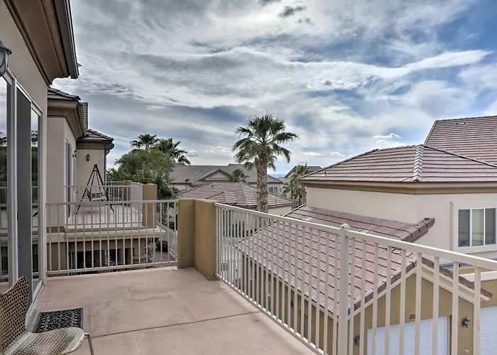 Desert W/ Pool ~ 3 Miles To Colorado River! Holiday home Bullhead City