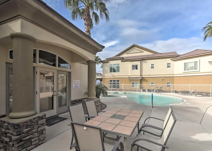 Holiday home Desert W/ Pool ~ 3 Miles To Colorado River! Bullhead City