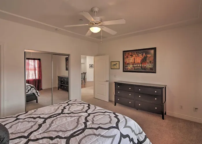 Holiday home Desert W/ Pool ~ 3 Miles To Colorado River! Bullhead City